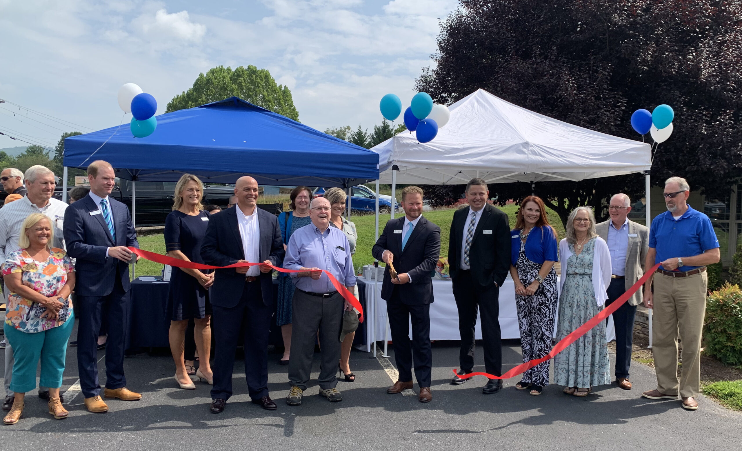 River City Bank Hosts a Ribbon Cutting Ceremony and Grand Opening
